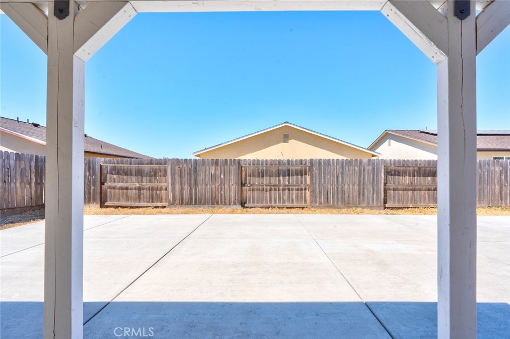 677 Mackenzie Ct, Merced, CA 95341