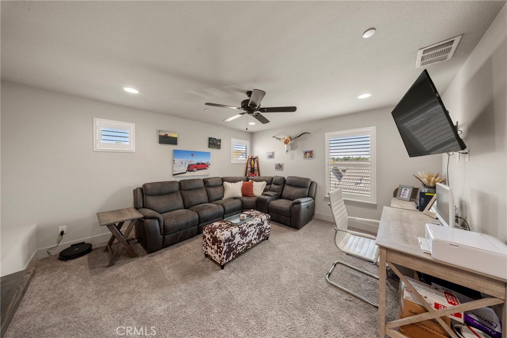 8675 Anning Ct, Hilmar, CA 95324