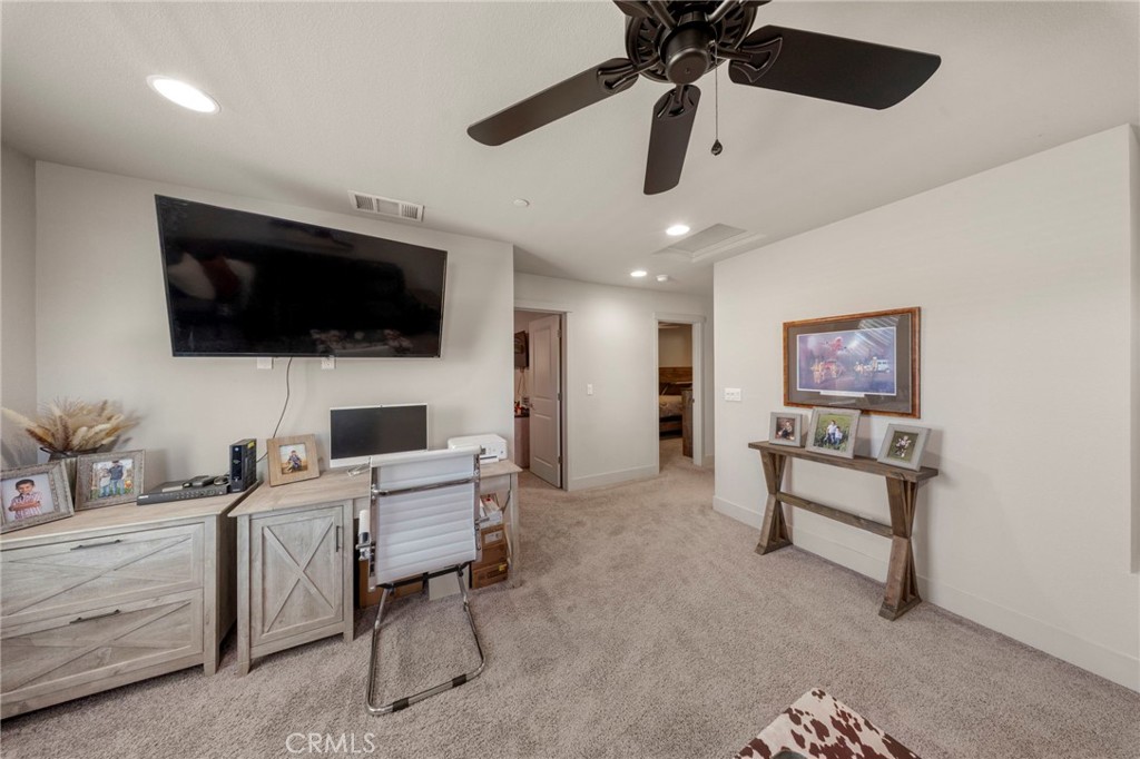 8675 Anning Ct, Hilmar, CA 95324
