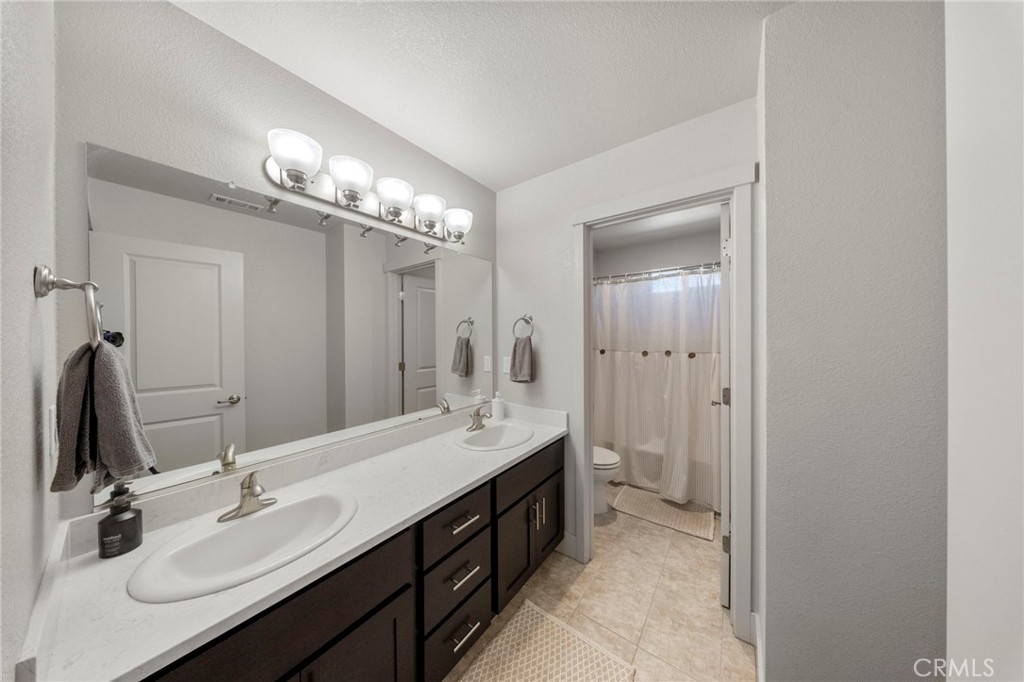 8675 Anning Ct, Hilmar, CA 95324