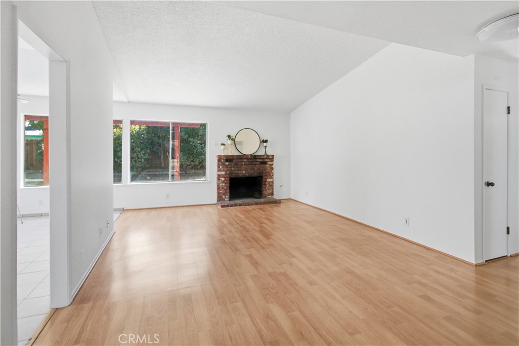 42 Sunset Ct, Merced, CA 95340