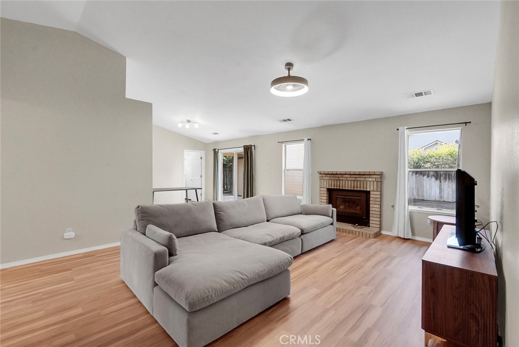 975 Doe Ct, Merced, CA 95340