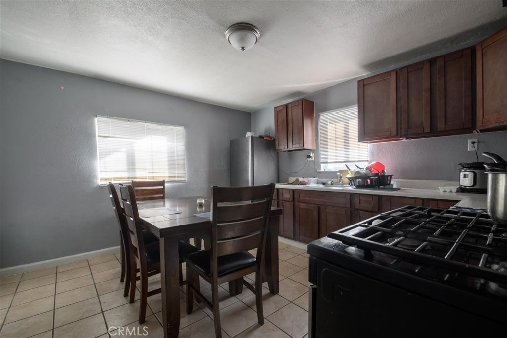217 Rio Grande Ave, Modesto, CA 95351