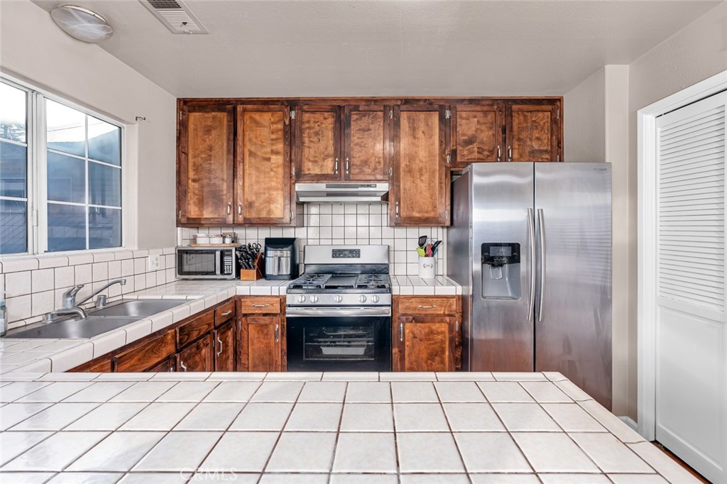 1417 E 20th, Merced, CA 95340