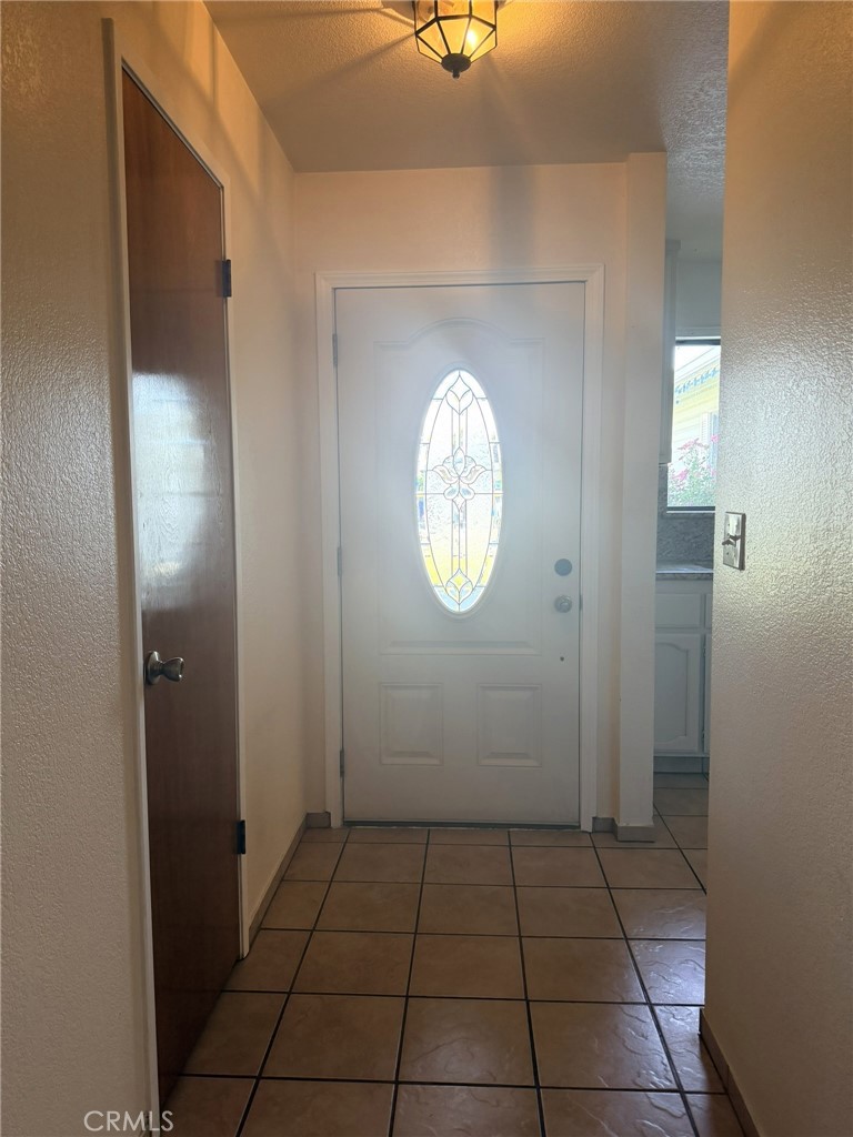 33 E Wallis, Gustine, CA 95322