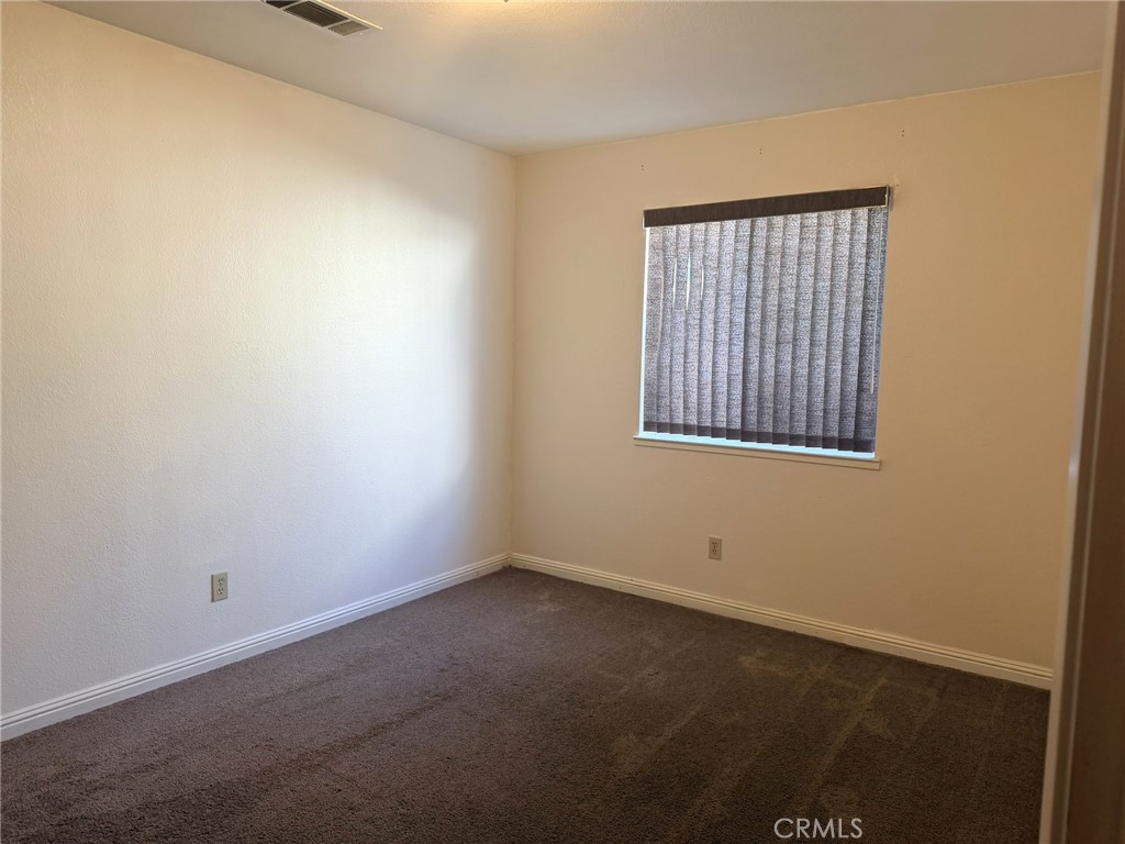 33 E Wallis, Gustine, CA 95322