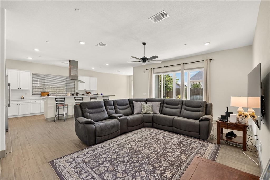 2462 Valverde, Merced, CA 95340