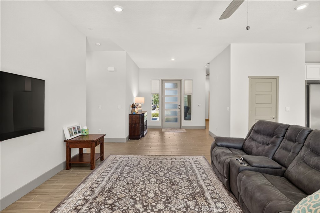 2462 Valverde, Merced, CA 95340