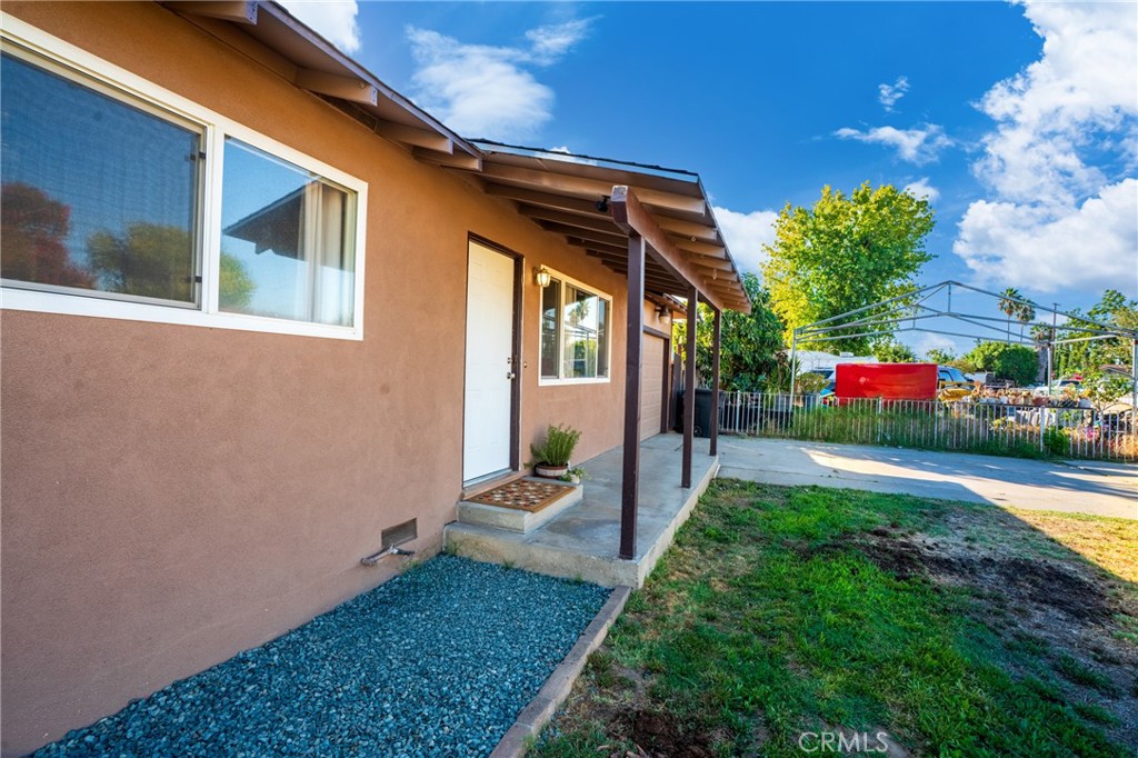 567 E, Waterford, CA 95386