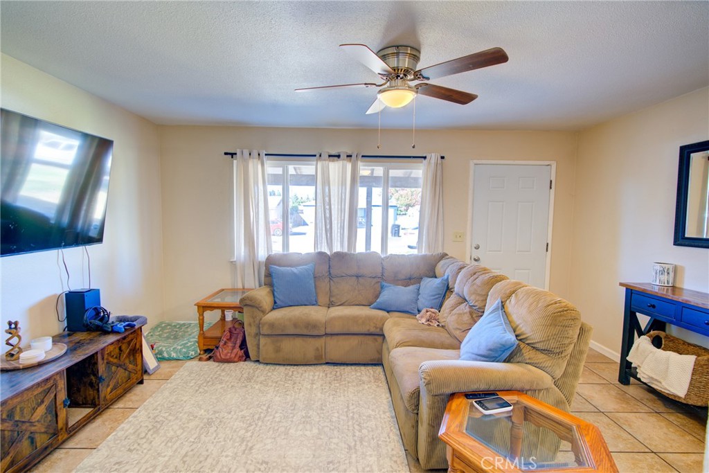 567 E, Waterford, CA 95386