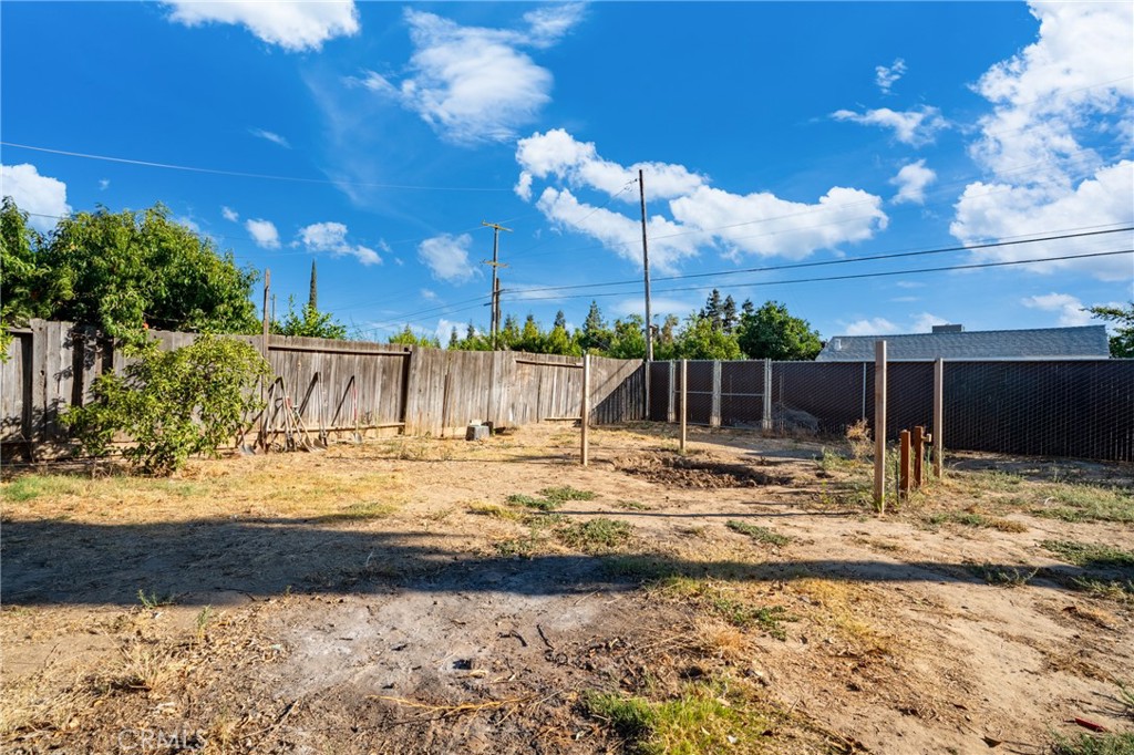 567 E, Waterford, CA 95386