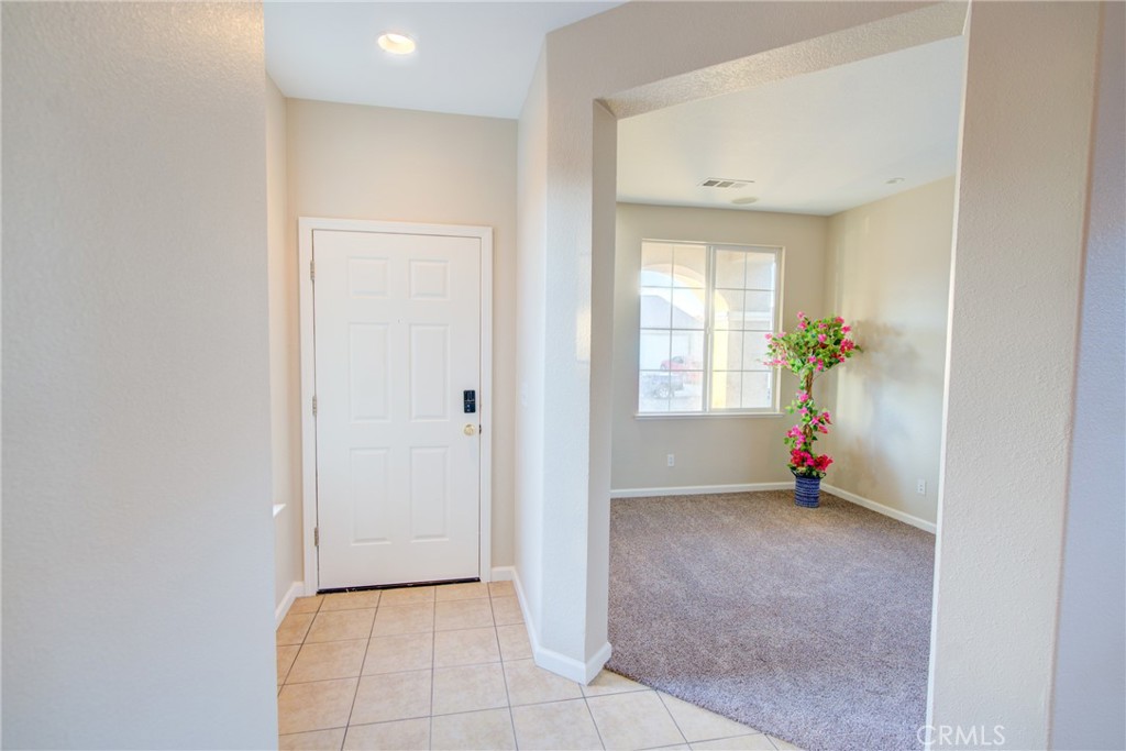 1466 La Sierra St, Merced, CA 95348