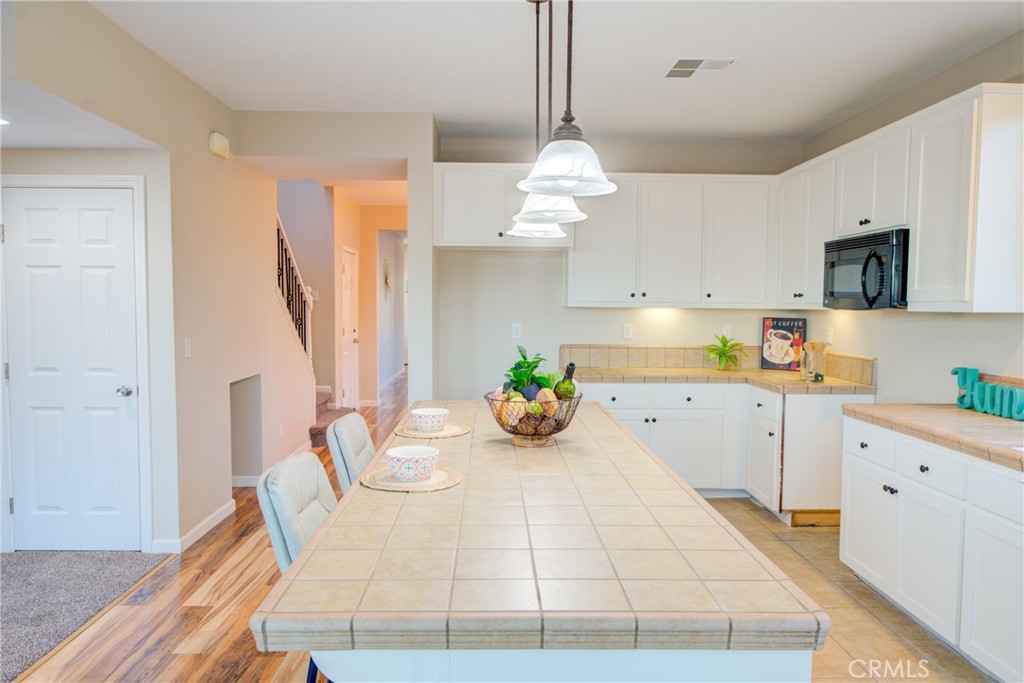 1466 La Sierra St, Merced, CA 95348