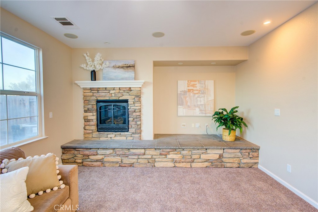 1466 La Sierra St, Merced, CA 95348
