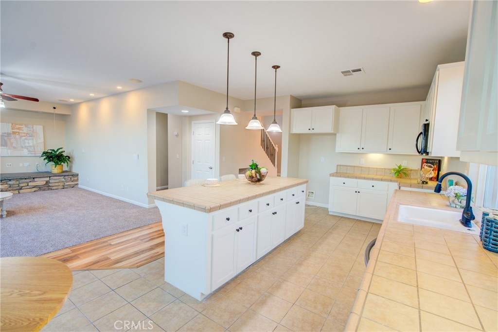 1466 La Sierra St, Merced, CA 95348
