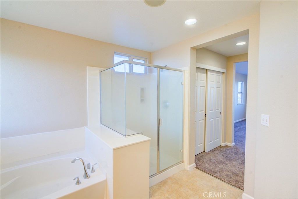 1466 La Sierra St, Merced, CA 95348