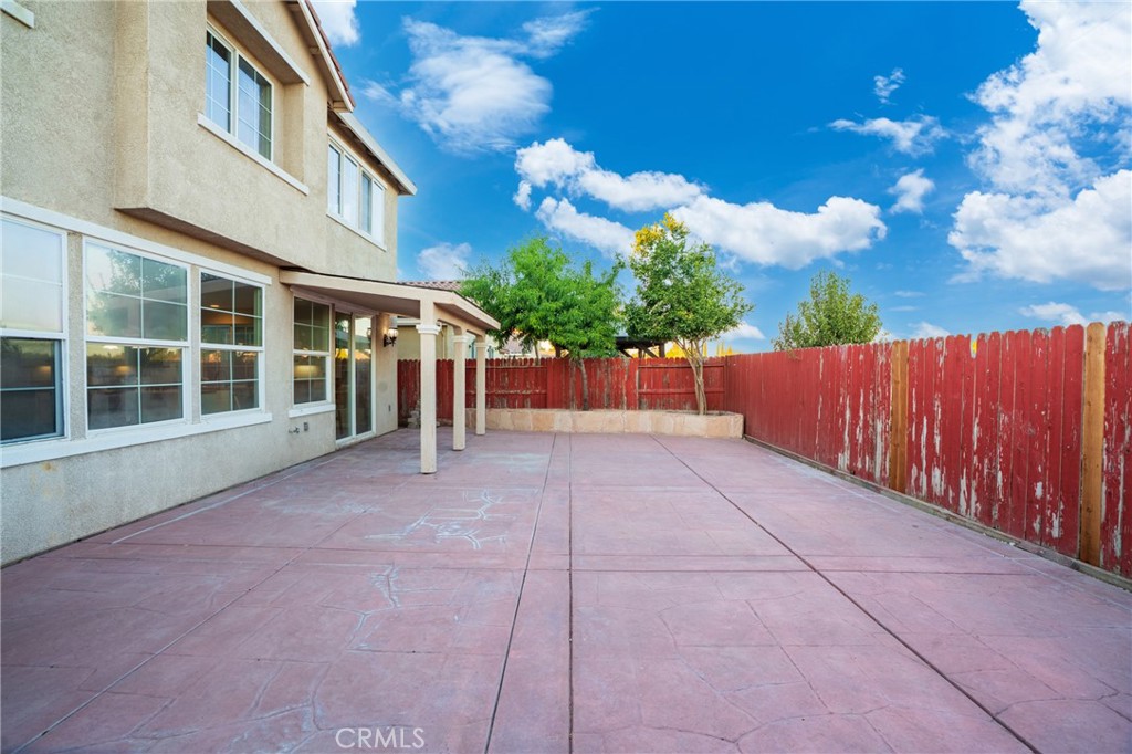 1466 La Sierra St, Merced, CA 95348