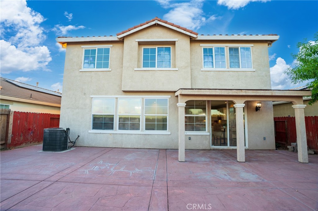 1466 La Sierra St, Merced, CA 95348