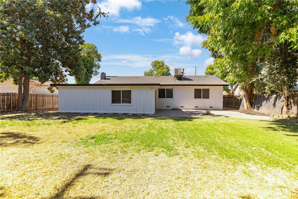 1163 W 25th, Merced, CA 95340