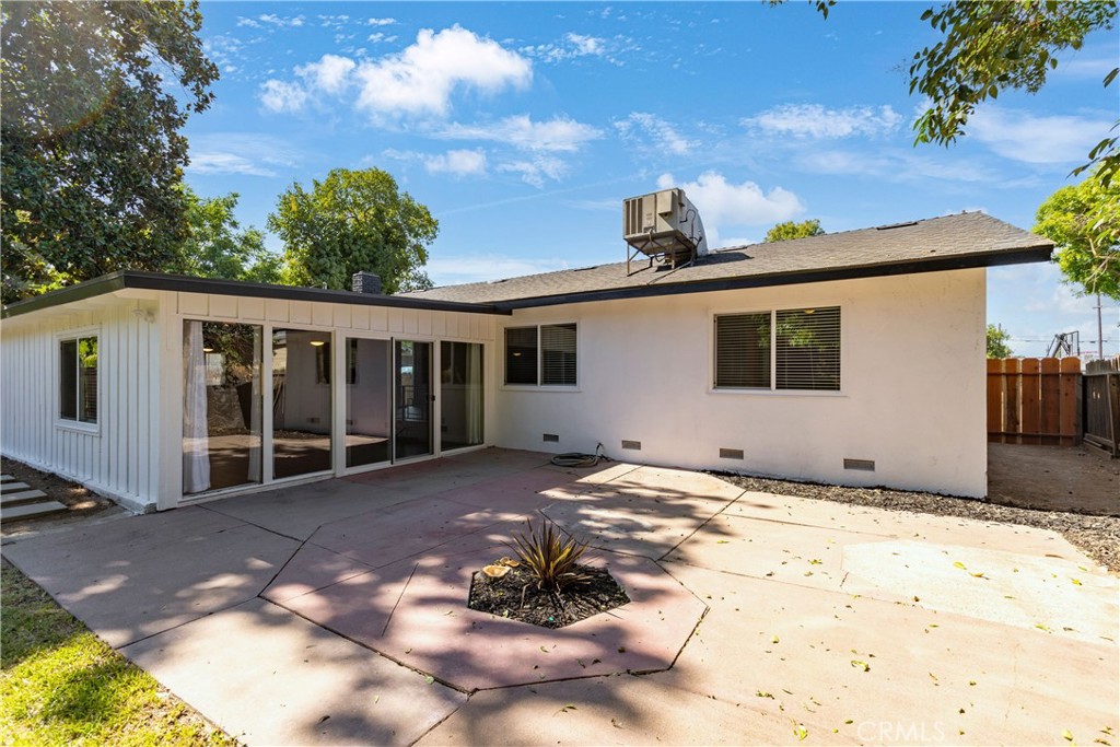 1163 W 25th, Merced, CA 95340