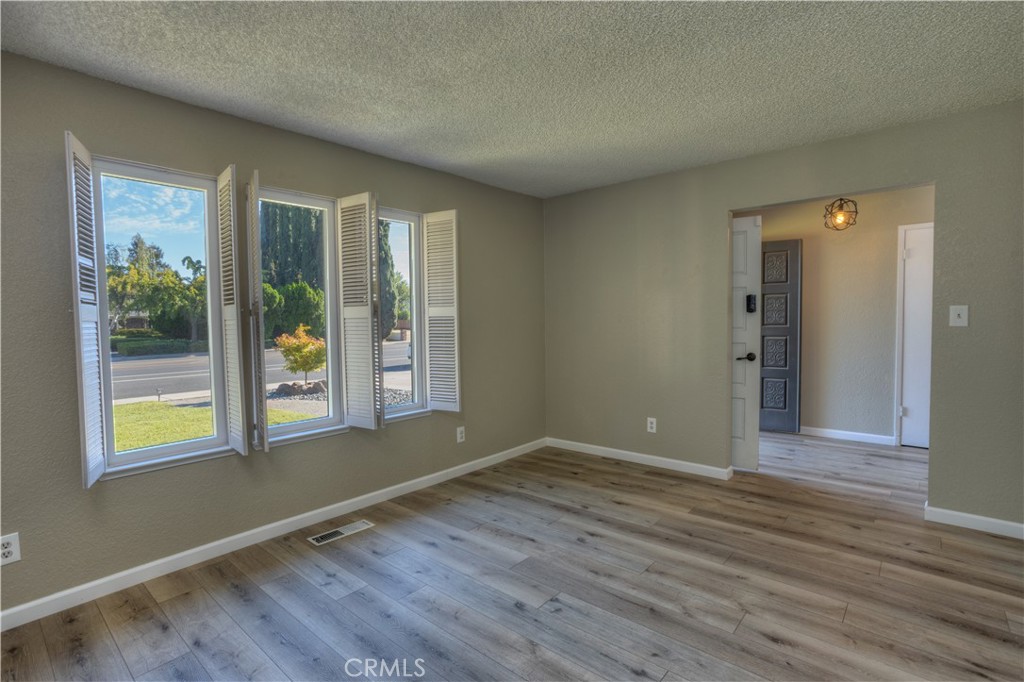 2300 E Hawkeye Ave, Turlock, CA 95380