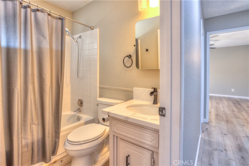 2300 E Hawkeye Ave, Turlock, CA 95380