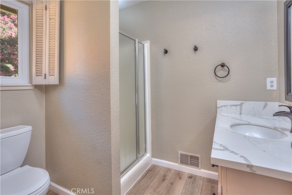 2300 E Hawkeye Ave, Turlock, CA 95380