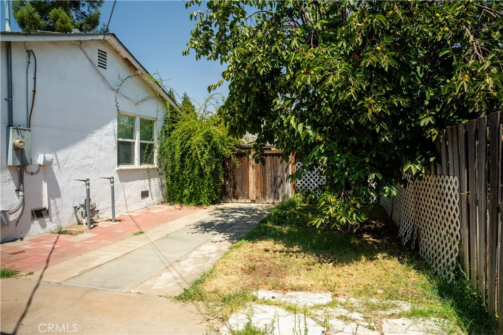 555 N 2nd, Chowchilla, CA 93610