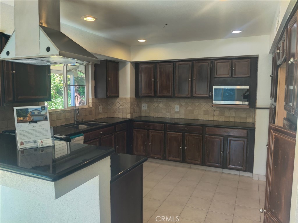 2259 Stuart Ave, Clovis, CA 93611