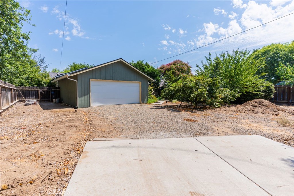 1560 W 23rd, Merced, CA 95340