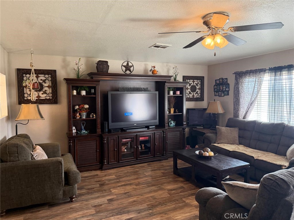 5109 Center, Modesto, CA 95357