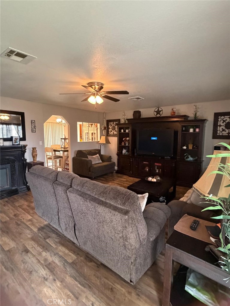 5109 Center, Modesto, CA 95357