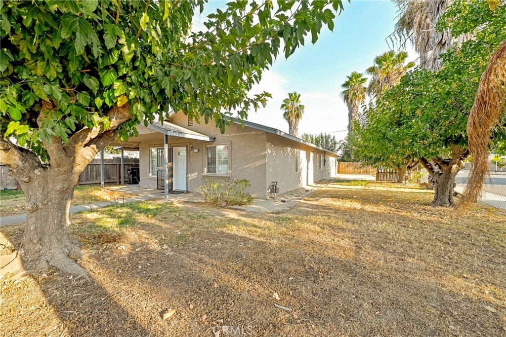 9566 E Broadway, Planada, CA 95365