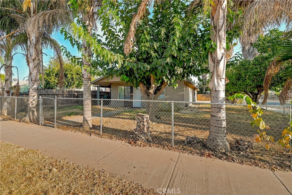 9566 E Broadway, Planada, CA 95365