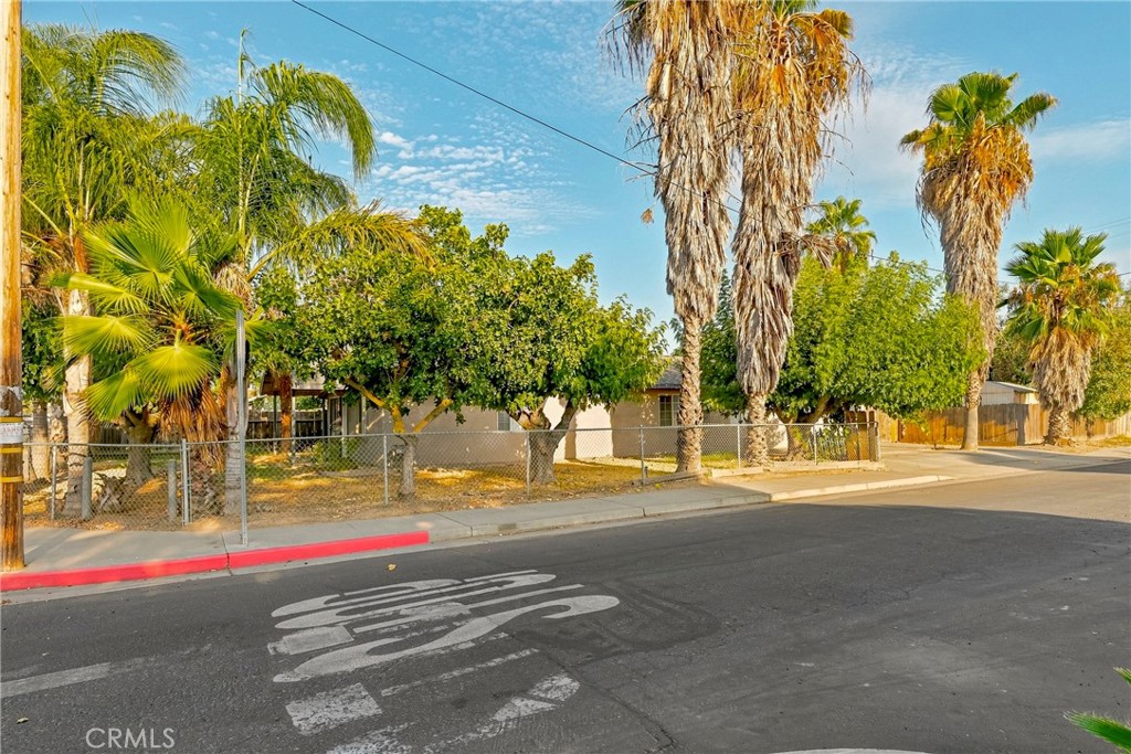 9566 E Broadway, Planada, CA 95365