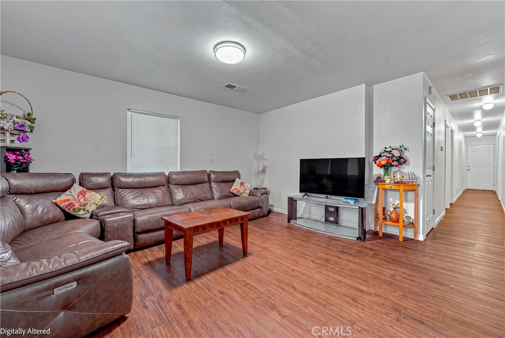 9566 E Broadway, Planada, CA 95365