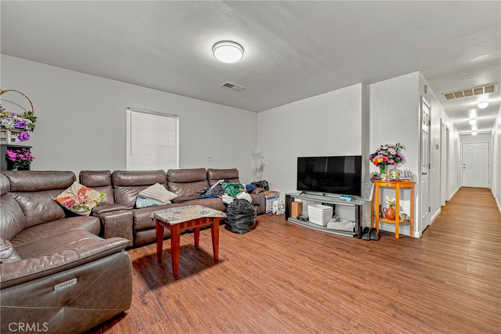 9566 E Broadway, Planada, CA 95365