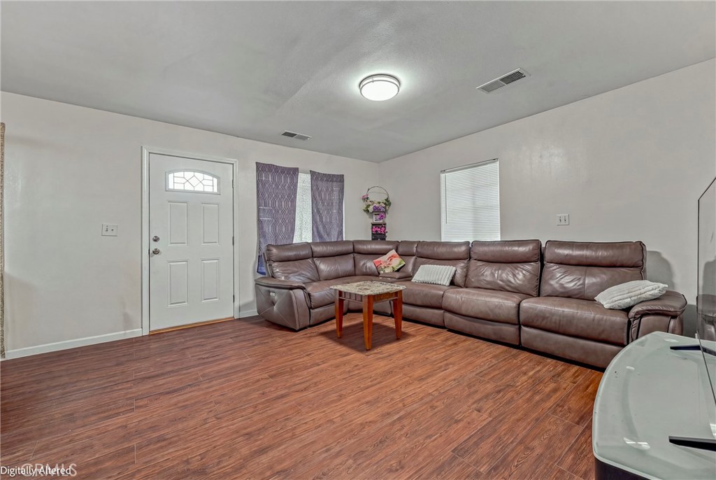 9566 E Broadway, Planada, CA 95365