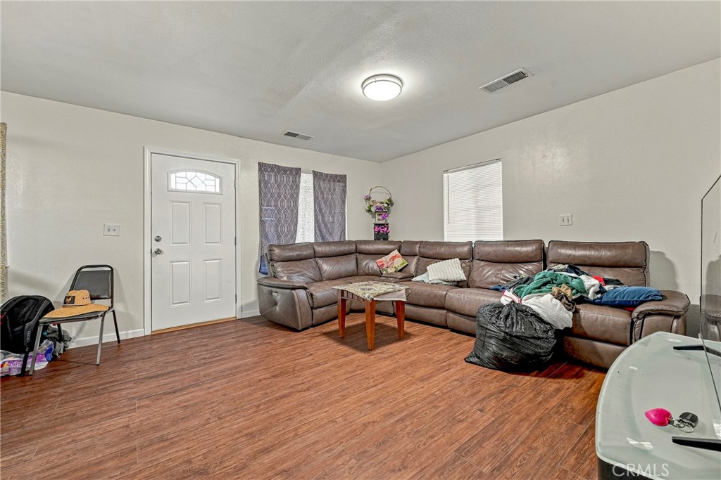 9566 E Broadway, Planada, CA 95365