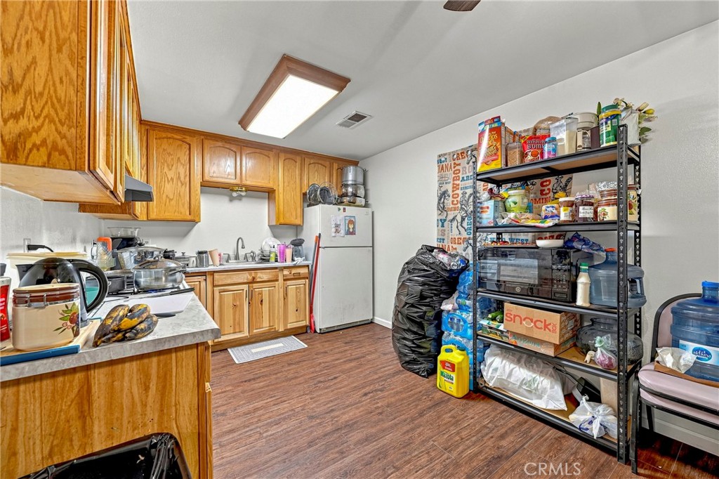 9566 E Broadway, Planada, CA 95365