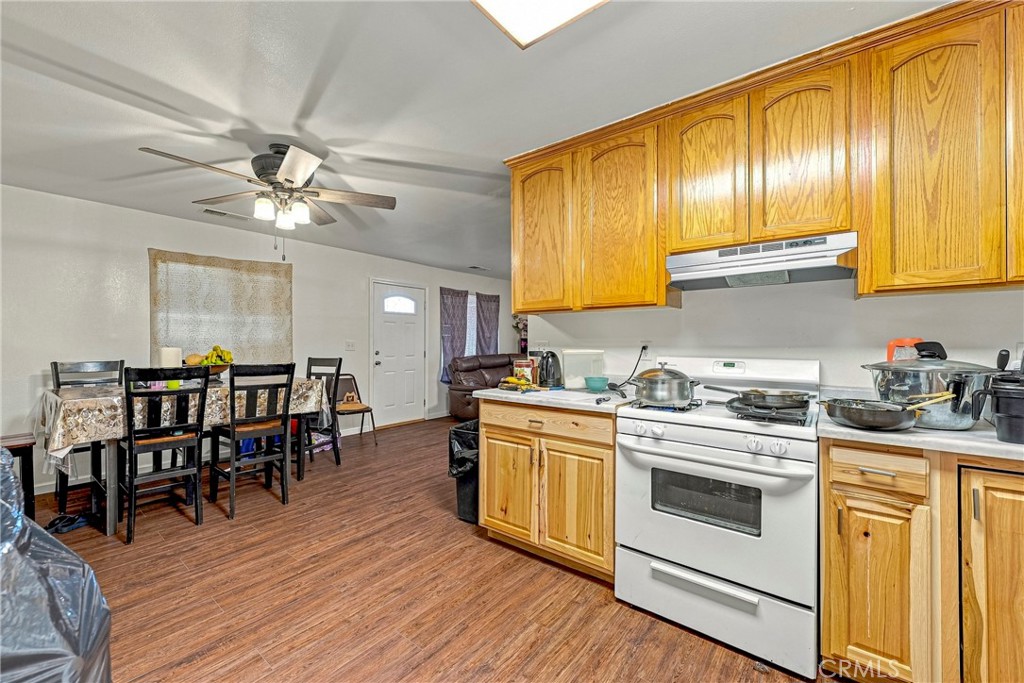 9566 E Broadway, Planada, CA 95365
