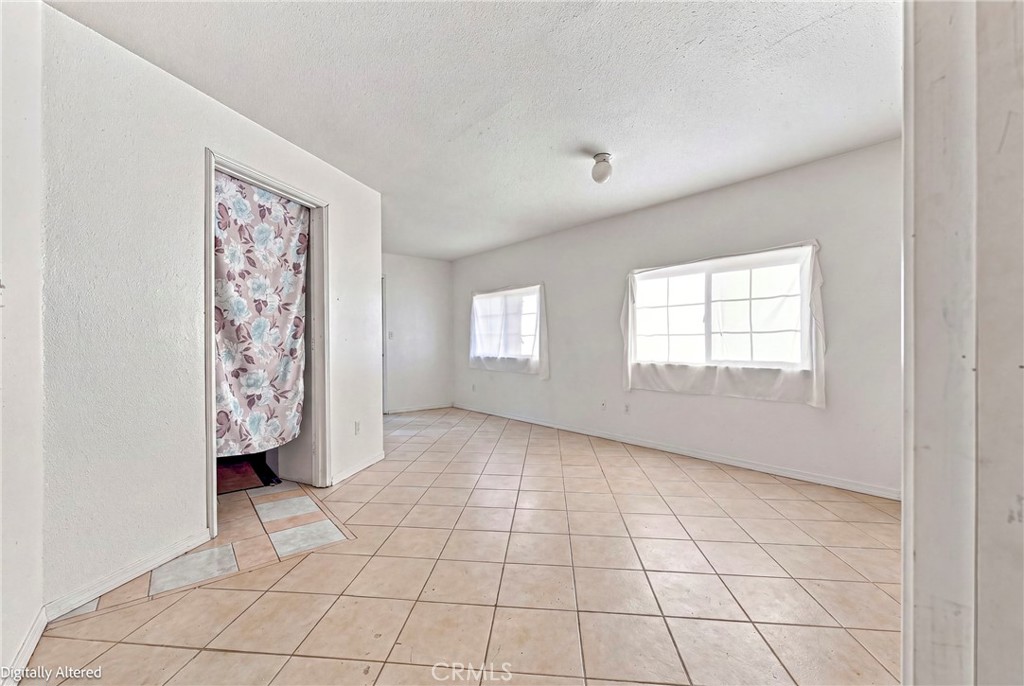 9566 E Broadway, Planada, CA 95365