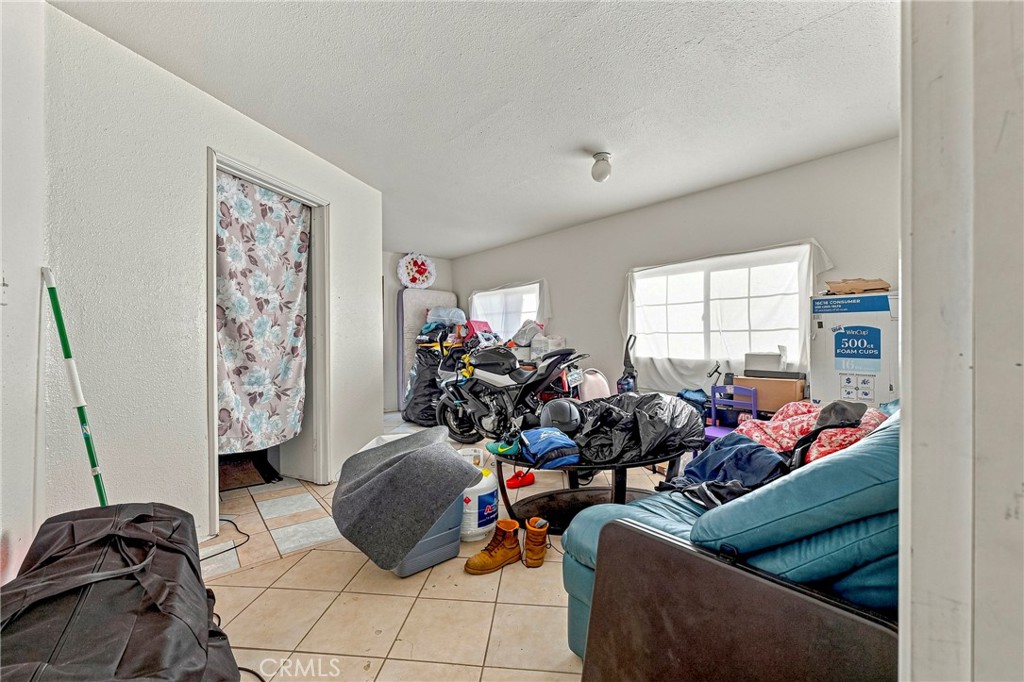 9566 E Broadway, Planada, CA 95365