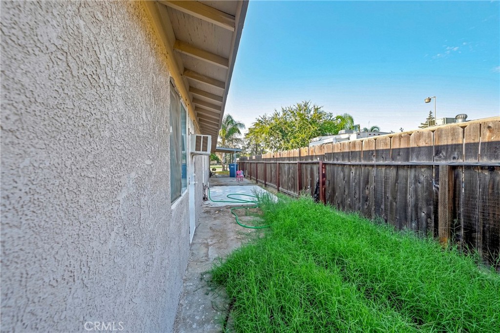 9566 E Broadway, Planada, CA 95365
