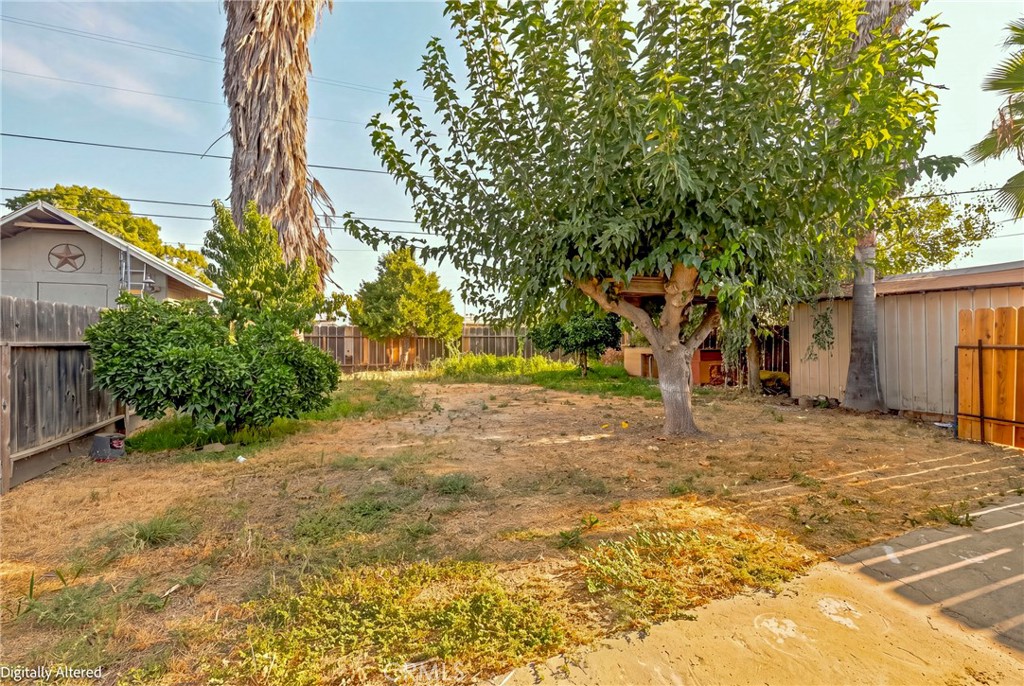 9566 E Broadway, Planada, CA 95365