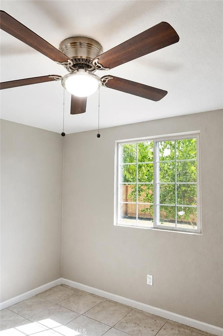942 W Childs, Merced, CA 95341