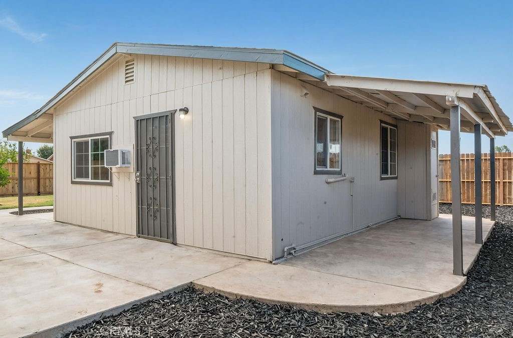 942 W Childs, Merced, CA 95341