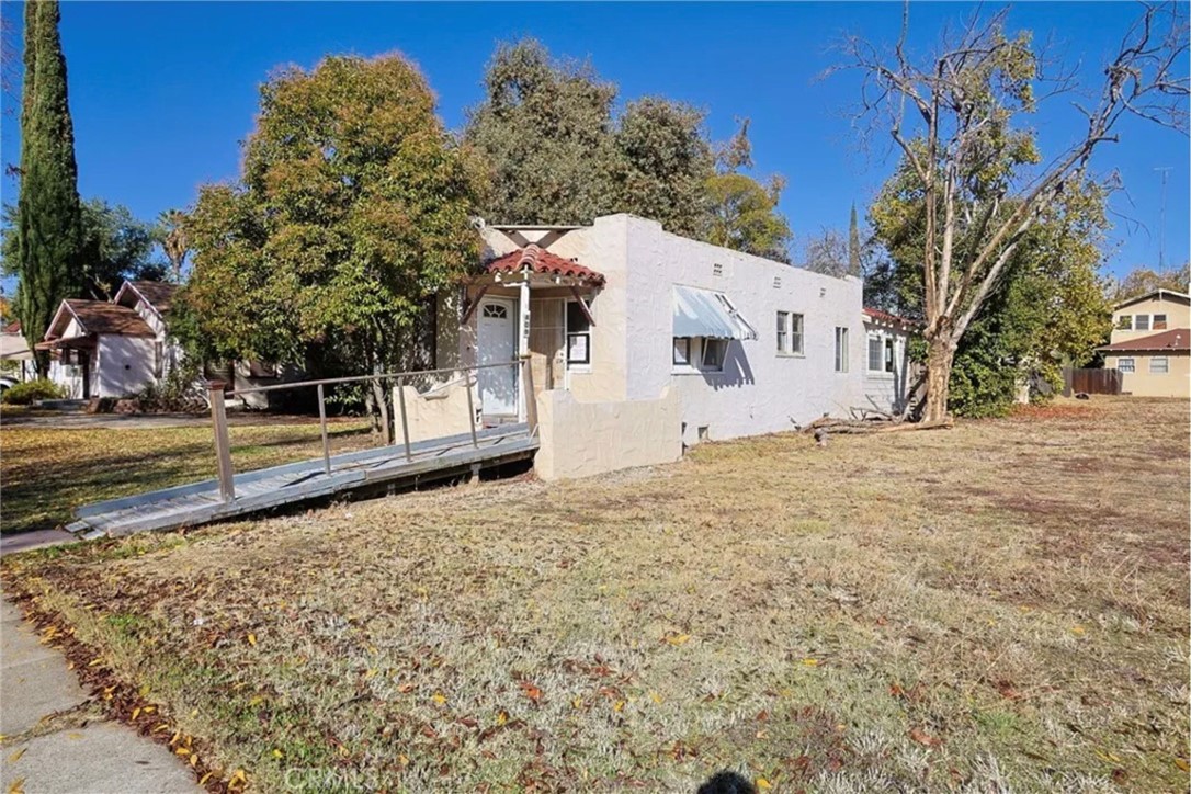 409 W 25th St, Merced, CA 95340