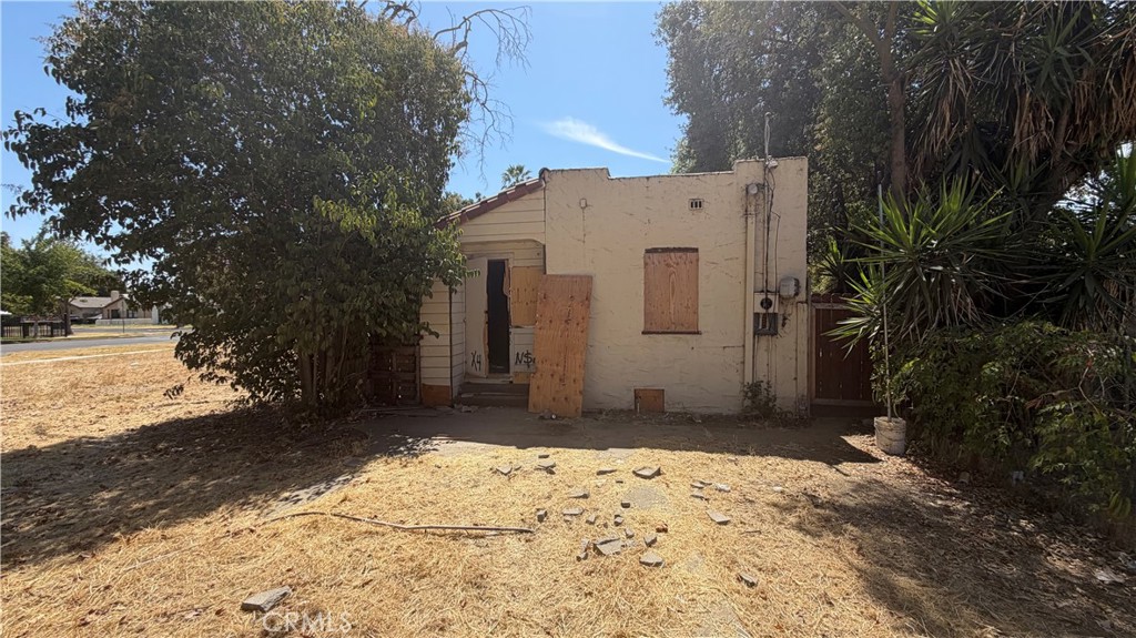 409 W 25th St, Merced, CA 95340