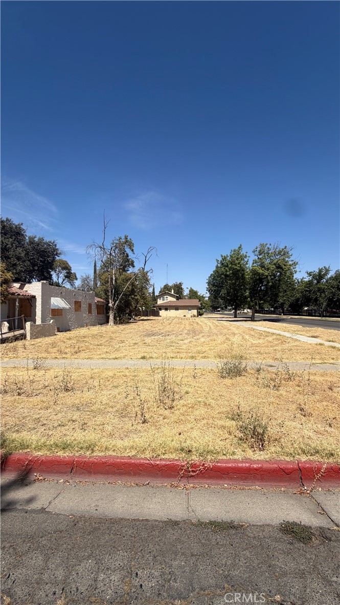 409 W 25th St, Merced, CA 95340
